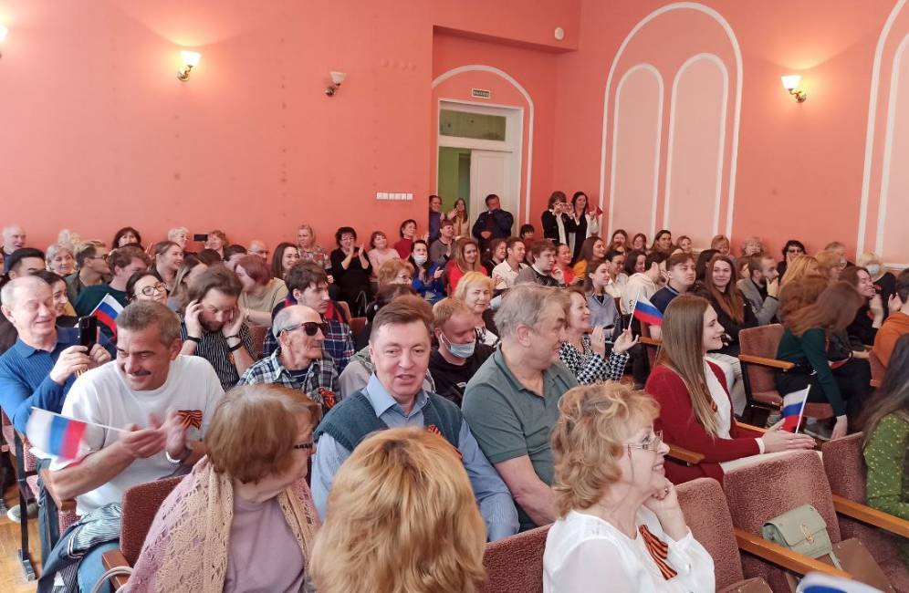 В Астраханской консерватории прошли торжественное собрание и праздничный концерт в честь Дня Победы