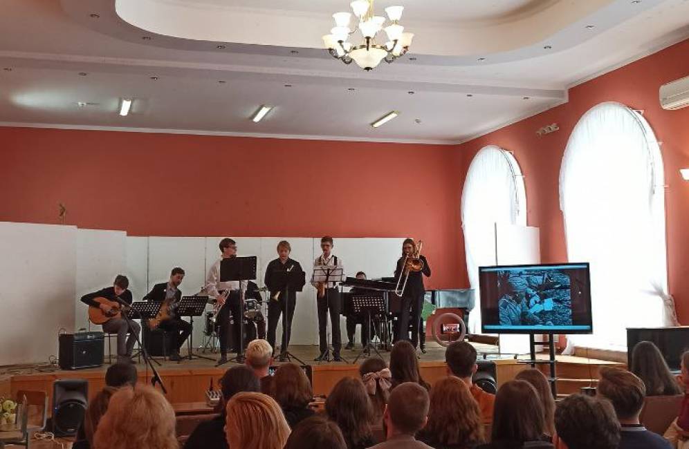 В Астраханской консерватории прошли торжественное собрание и праздничный концерт в честь Дня Победы