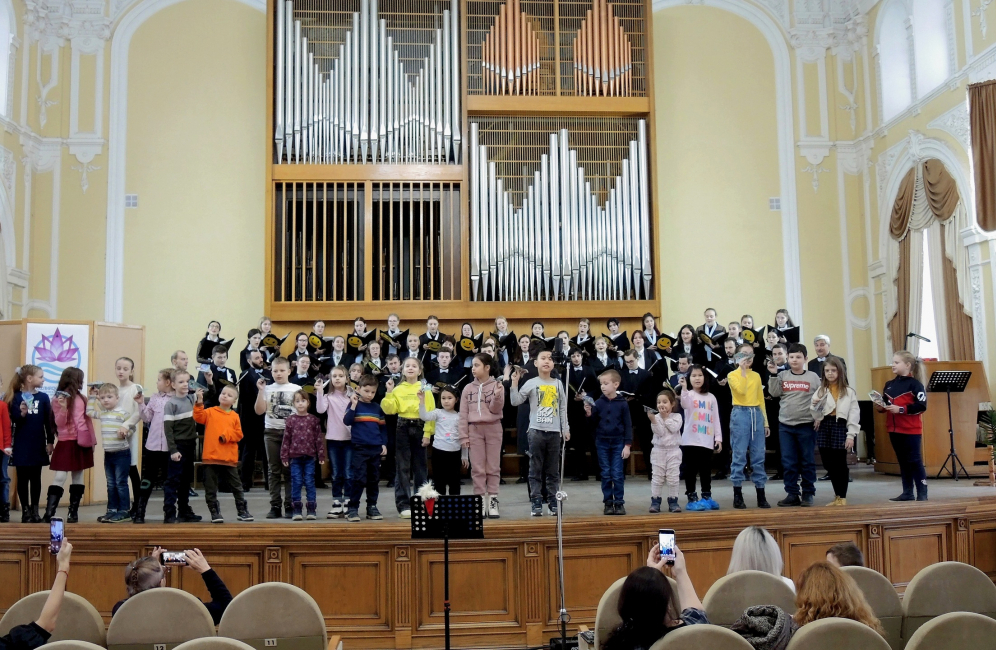Приглашаем школьников и студентов  на хоровой концерт воскресного абонемента