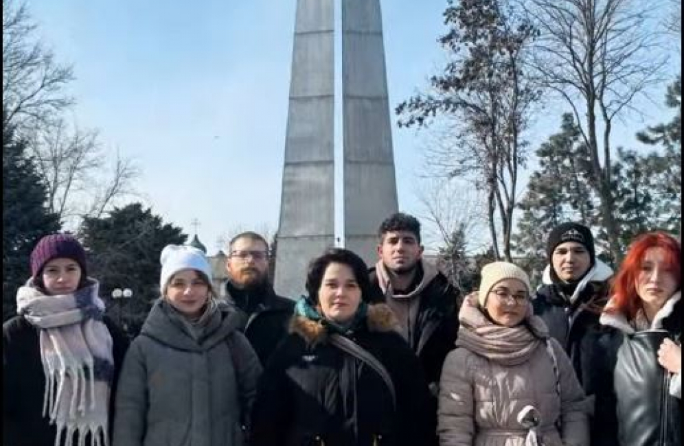 Студенты Астраханской консерватории почтили память погибших солдат
